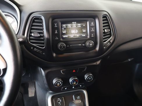 Used 2018 Jeep Compass Sport w/ Cold Weather Group FWD image 5