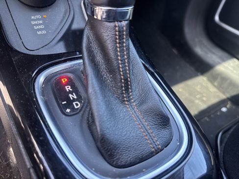 Used 2019 Jeep Compass Limited AWD/4WD image 24