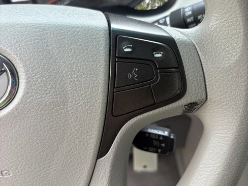 Used 2013 Toyota Sienna LE w/ Towing Pkg FWD image 24