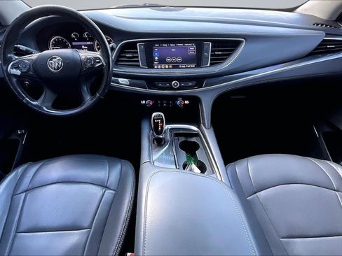 Used 2020 Buick Enclave Essence image 16
