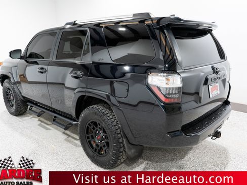 Used 2019 Toyota 4Runner SR5 Premium image 3
