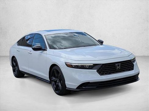 Used 2023 Honda Accord Sport image 3