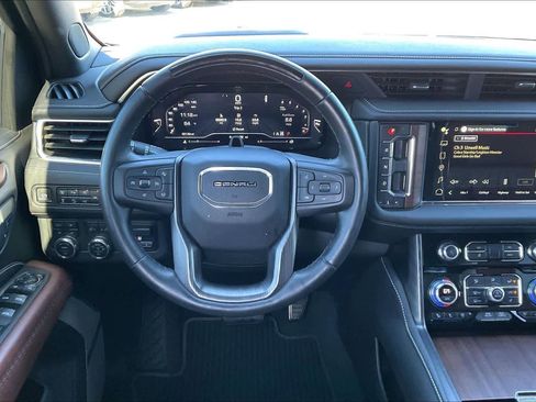 Used 2023 GMC Yukon Denali Ultimate image 6