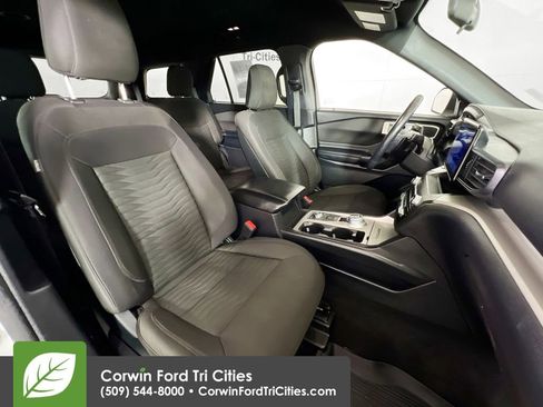 Used 2020 Ford Explorer XLT w/ Comfort Package AWD/4WD image 18