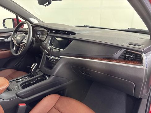 Used 2025 Cadillac XT5 Premium Luxury w/ Technology Package FWD image 13