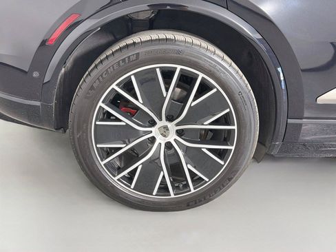 Certified 2025 Porsche Macan Turbo Electric AWD/4WD image 13