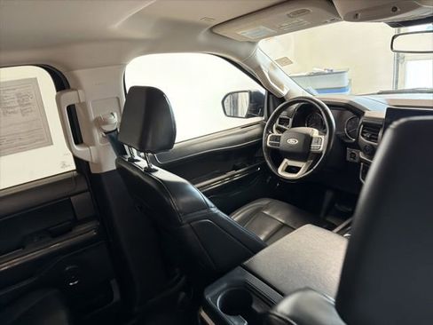 Used 2022 Ford Expedition Max XLT image 31