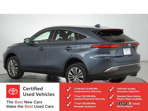 Certified 2022 Toyota Venza XLE image 3