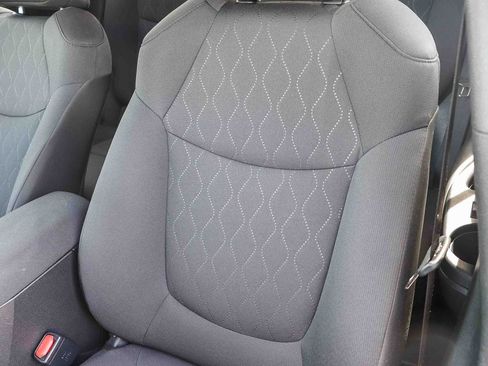 Certified 2026 Toyota Corolla Cross LE w/ Moonroof Package FWD image 32