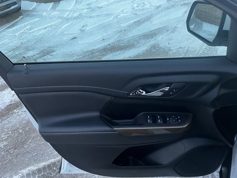 Certified 2023 GMC Acadia SLE image 18