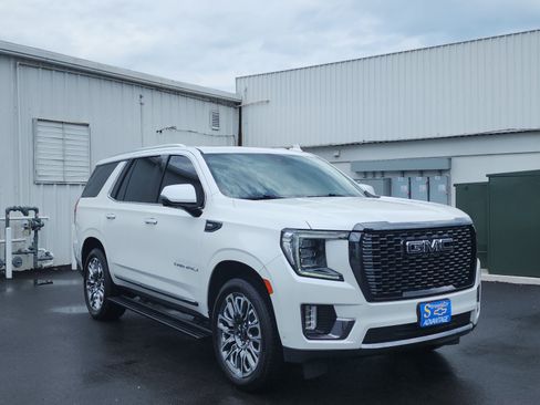 Used 2023 GMC Yukon Denali Ultimate AWD/4WD image 7