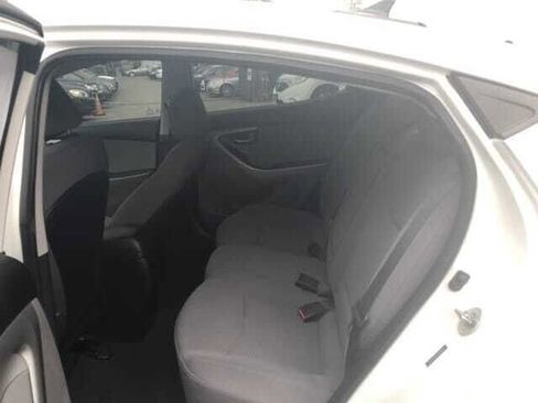 Used 2014 Hyundai Elantra SE image 10