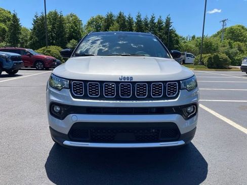 Used 2025 Jeep Compass Limited AWD/4WD image 11