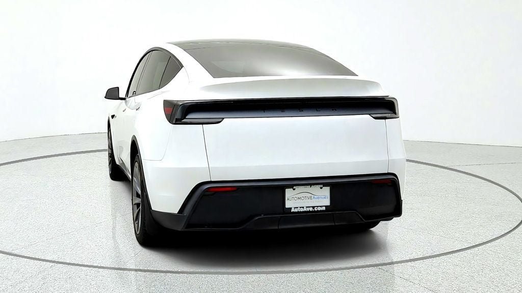 Used 2026 Tesla Model Y Long Range RWD image 6