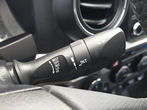 Used 2023 Toyota Tacoma Limited image 38