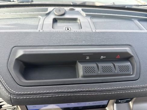 Used 2025 Ford Bronco Outer Banks image 38