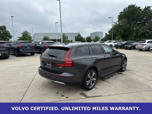 Certified 2025 Volvo V60 B5 Cross Country Plus AWD/4WD image 5