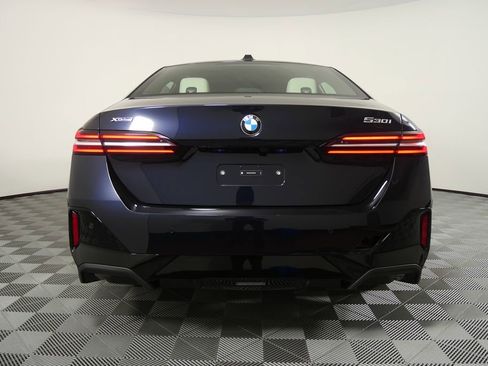 Used 2026 BMW 530i xDrive w/ M Sport Package image 4