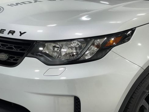 Used 2018 Land Rover Discovery SE image 36