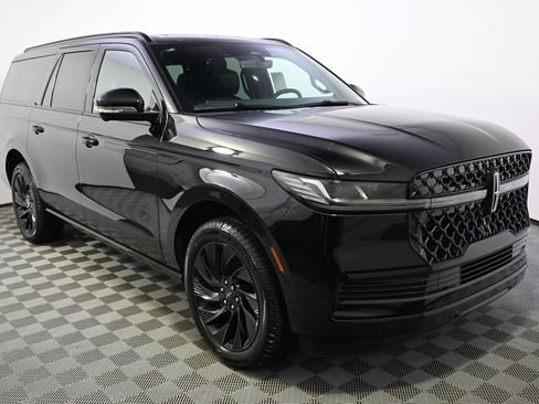 New 2026 Lincoln Navigator L Reserve w/ Jet Appearance Package AWD/4WD image 8