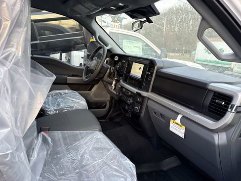 New 2025 Ford F350 XLT w/ FX4 Off-Road Package AWD/4WD image 24