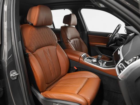 Used 2022 BMW X5 M50i w/ Executive Package image 24