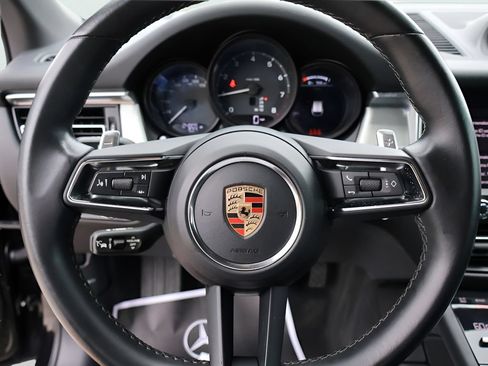 Certified 2024 Porsche Macan w/ Premium Plus Package AWD/4WD image 28
