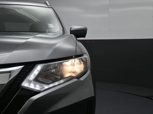 Used 2018 Nissan Rogue SV w/ Premium Package AWD/4WD image 10