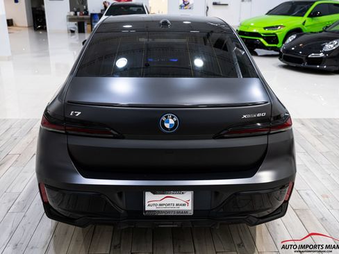 Used 2023 BMW i7 xDrive60 w/ Executive Package 2 AWD/4WD image 18