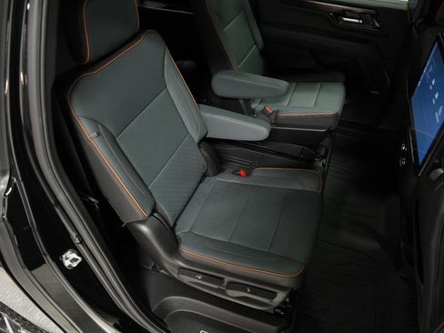 New 2026 GMC Yukon XL AT4 w/ AT4 Premium Plus Package image 19