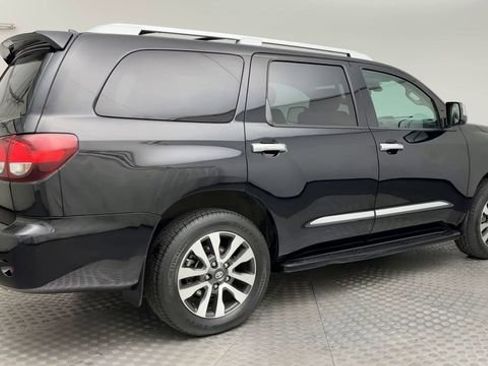 Used 2018 Toyota Sequoia Limited w/ Safety & Convenience Package AWD/4WD image 2