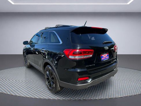 Used 2019 Kia Sorento S AWD/4WD image 3