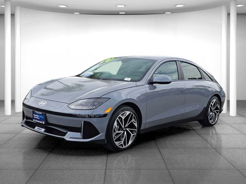 Used 2024 Hyundai Ioniq 6 SEL RWD image 3