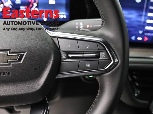 Used 2025 Chevrolet Suburban Z71 AWD/4WD image 16