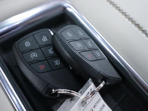 Used 2023 GMC Yukon XL Denali image 21