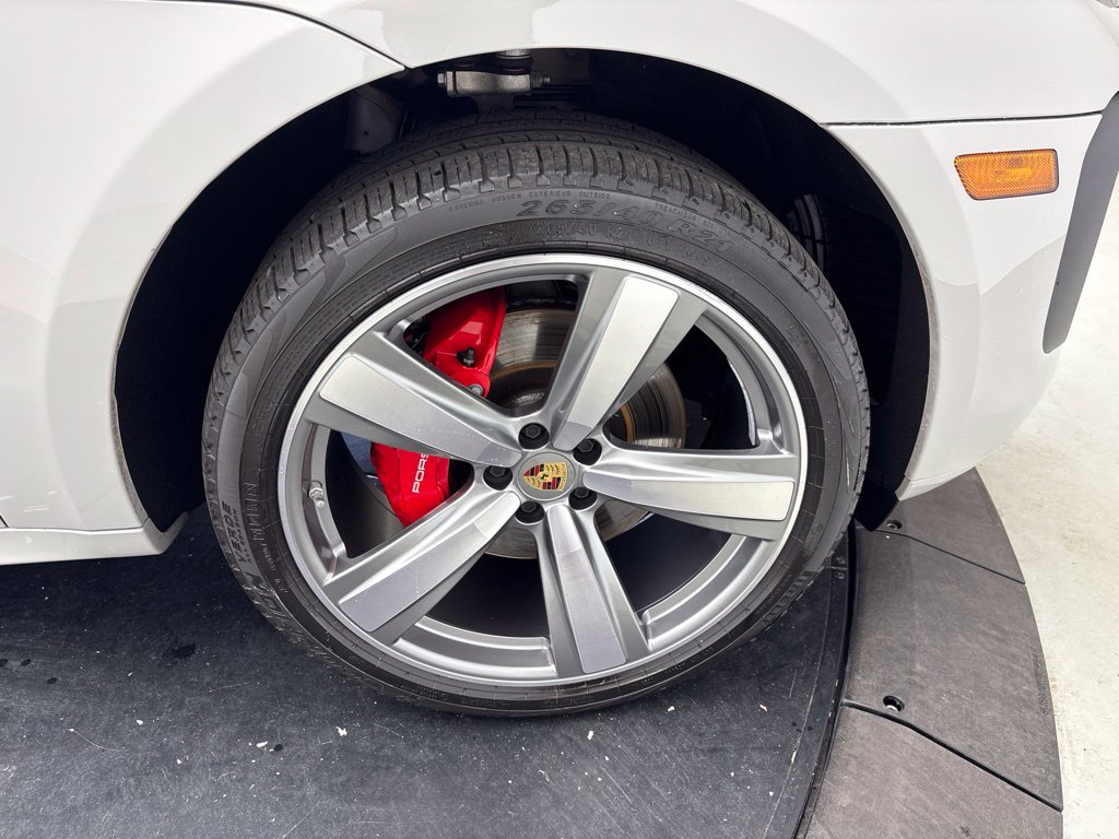 Certified 2023 Porsche Macan S AWD/4WD image 16