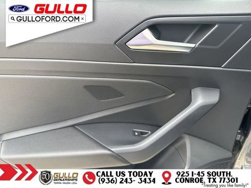 Used 2022 Volkswagen Jetta SE FWD image 16
