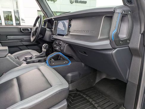 Used 2024 Ford Bronco Black Diamond w/ Sasquatch Package AWD/4WD image 16