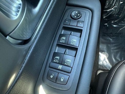 New 2026 Chrysler Pacifica Select image 17