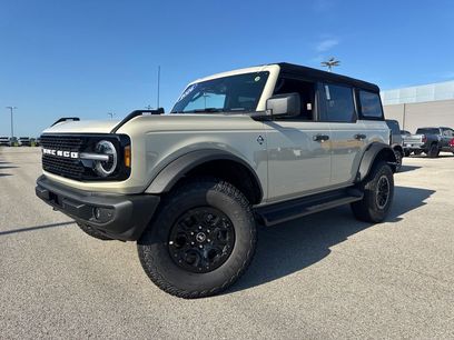 New 2026 Ford Bronco Outer Banks w/ Sasquatch Package