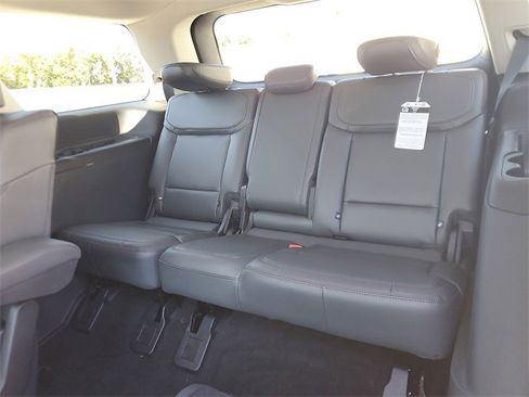 New 2025 Ford Expedition Active image 11