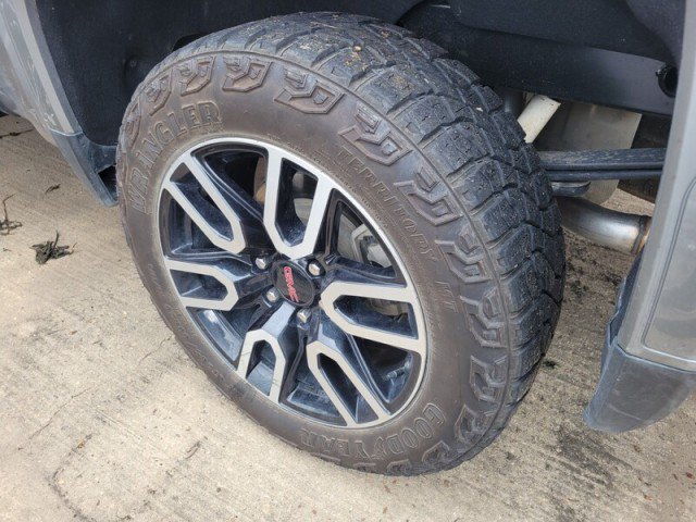 Used 2025 GMC Sierra 1500 AT4 w/ AT4 Premium Package AWD/4WD image 3