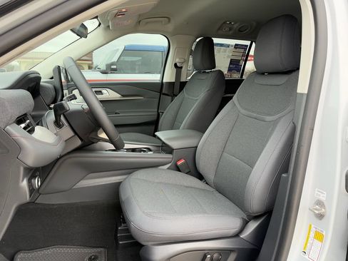 New 2026 Ford Explorer Active RWD image 24