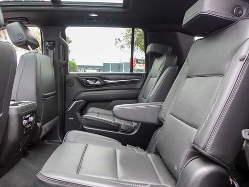 Used 2024 GMC Yukon XL Denali AWD/4WD image 28