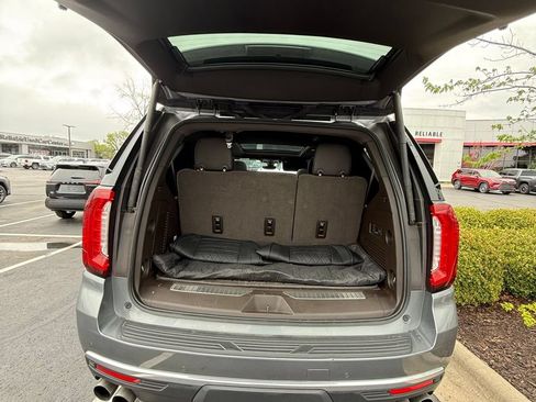 Used 2021 GMC Yukon Denali w/ Denali Premium Package AWD/4WD image 14