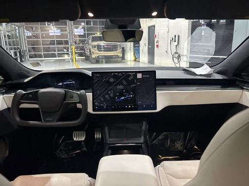 Used 2022 Tesla Model S Plaid AWD/4WD image 32