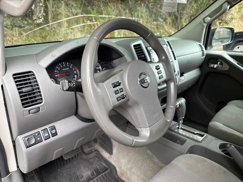 Used 2015 Nissan Frontier SV AWD/4WD image 17