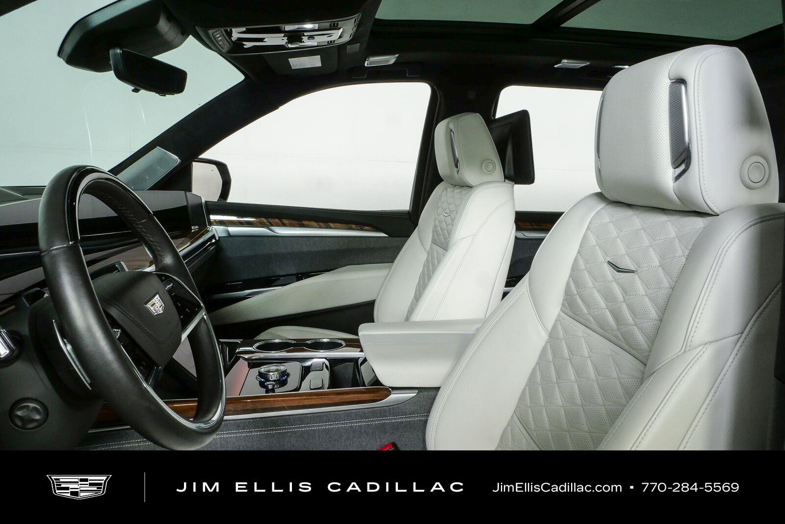 Used 2025 Cadillac Escalade Sport Platinum AWD/4WD image 5