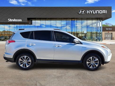 Used 2016 Toyota RAV4 XLE image 4