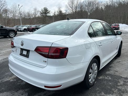 Used 2016 Volkswagen Jetta S image 5